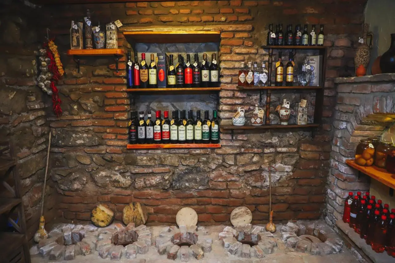 Honeymoon Aparts with Wine Cellar 1897