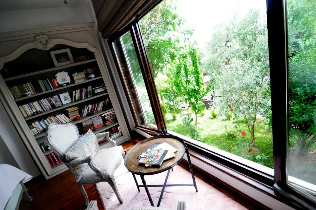 Beyaz Ev Agva - Adult only +15