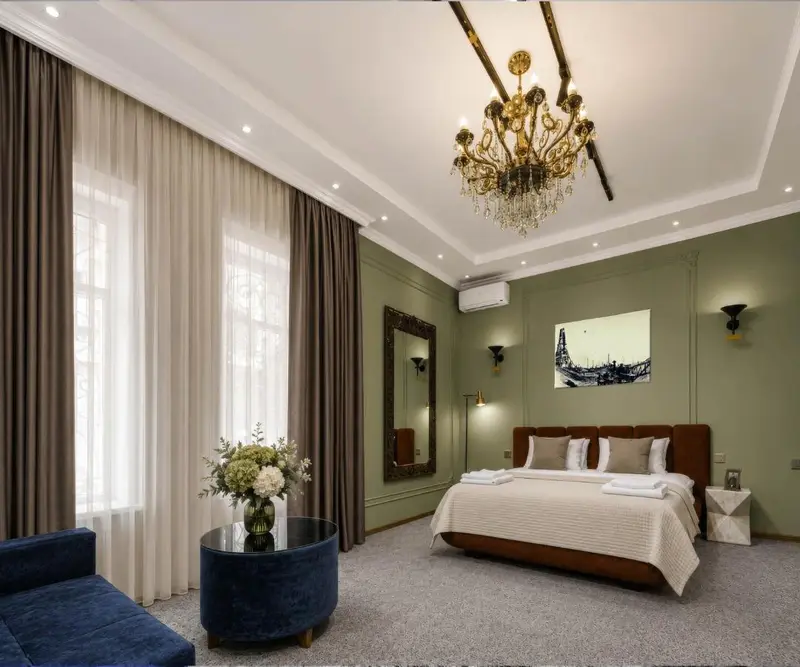Old Money Boutique Hotel