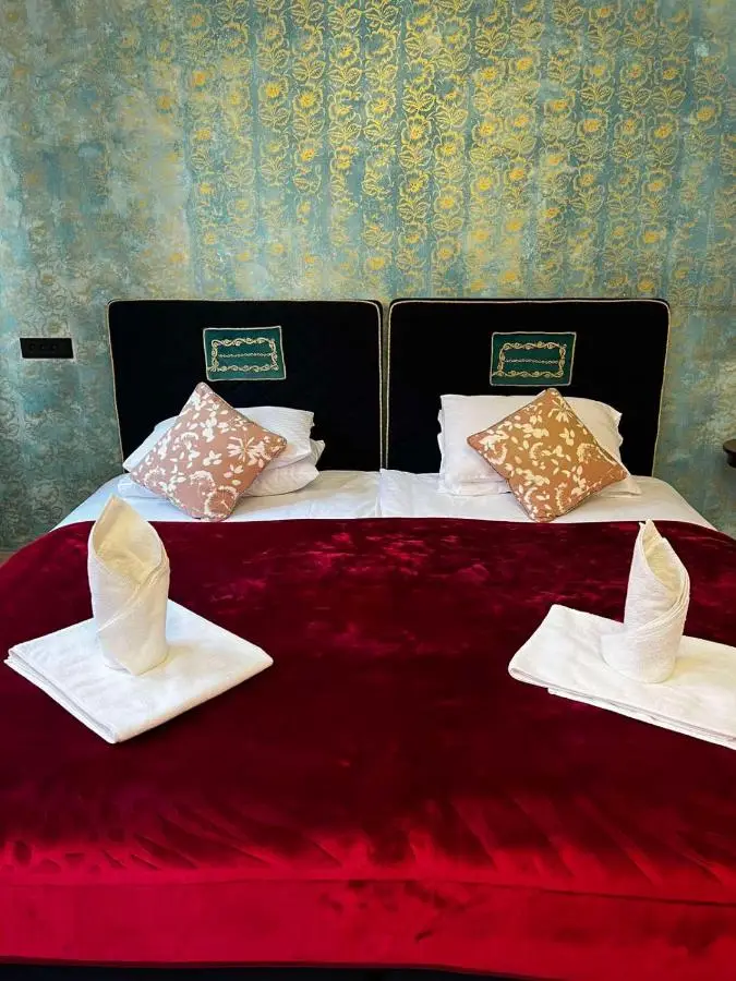 MICHELE Hotel