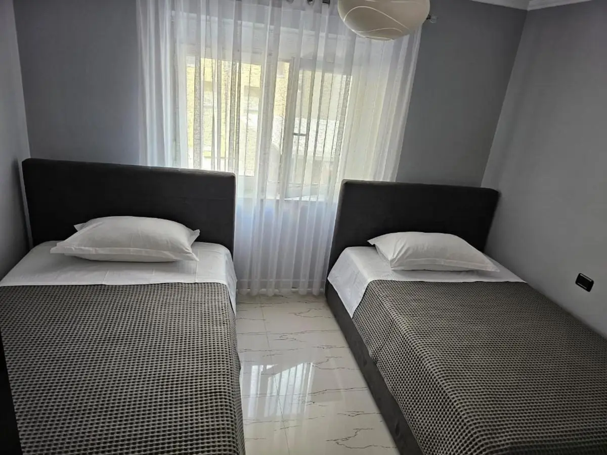 Edi's Apartments-Cozy stay in the center