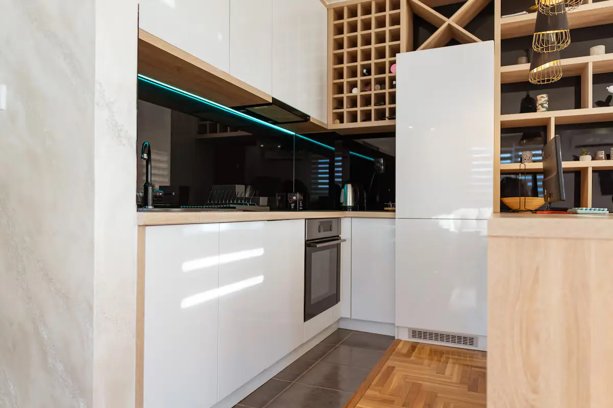 Top Floor Modern Penthouse | Free Parking