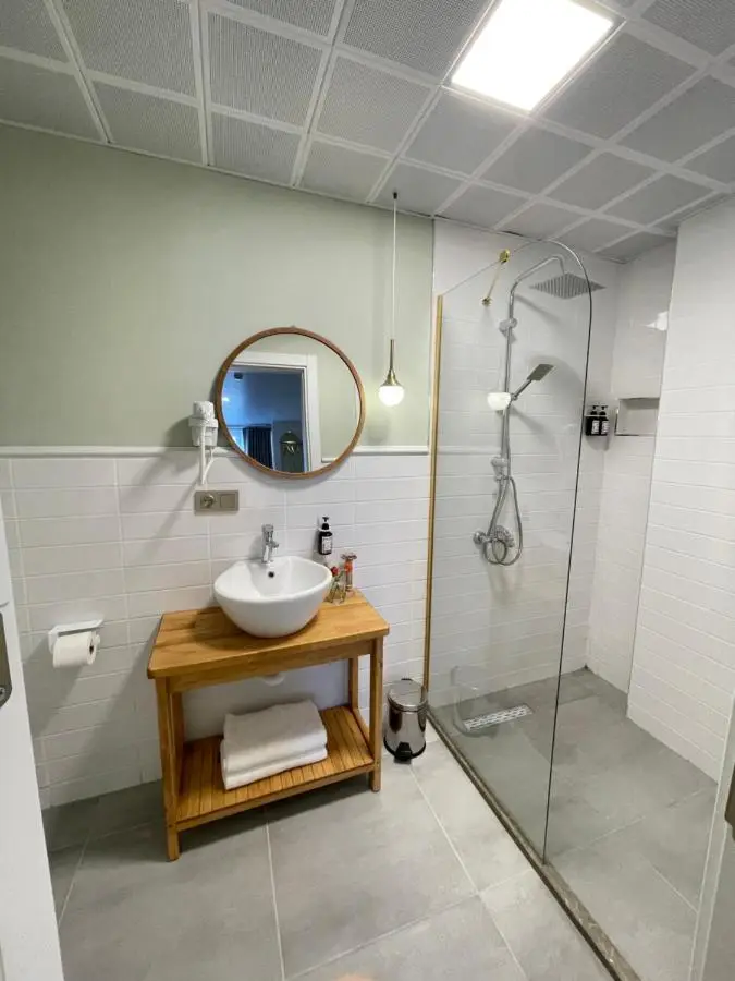 Meshk Airport Hotel