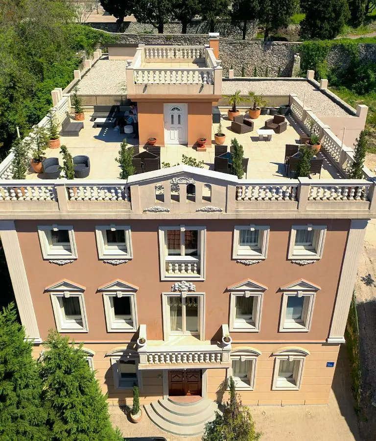 Shangri La Mansion