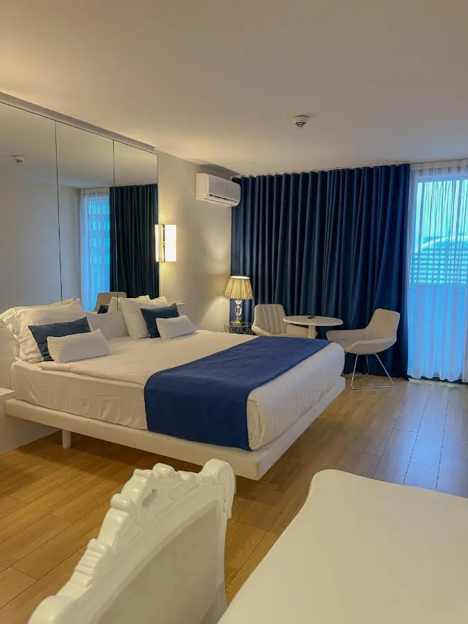 Luxury View Hotel
