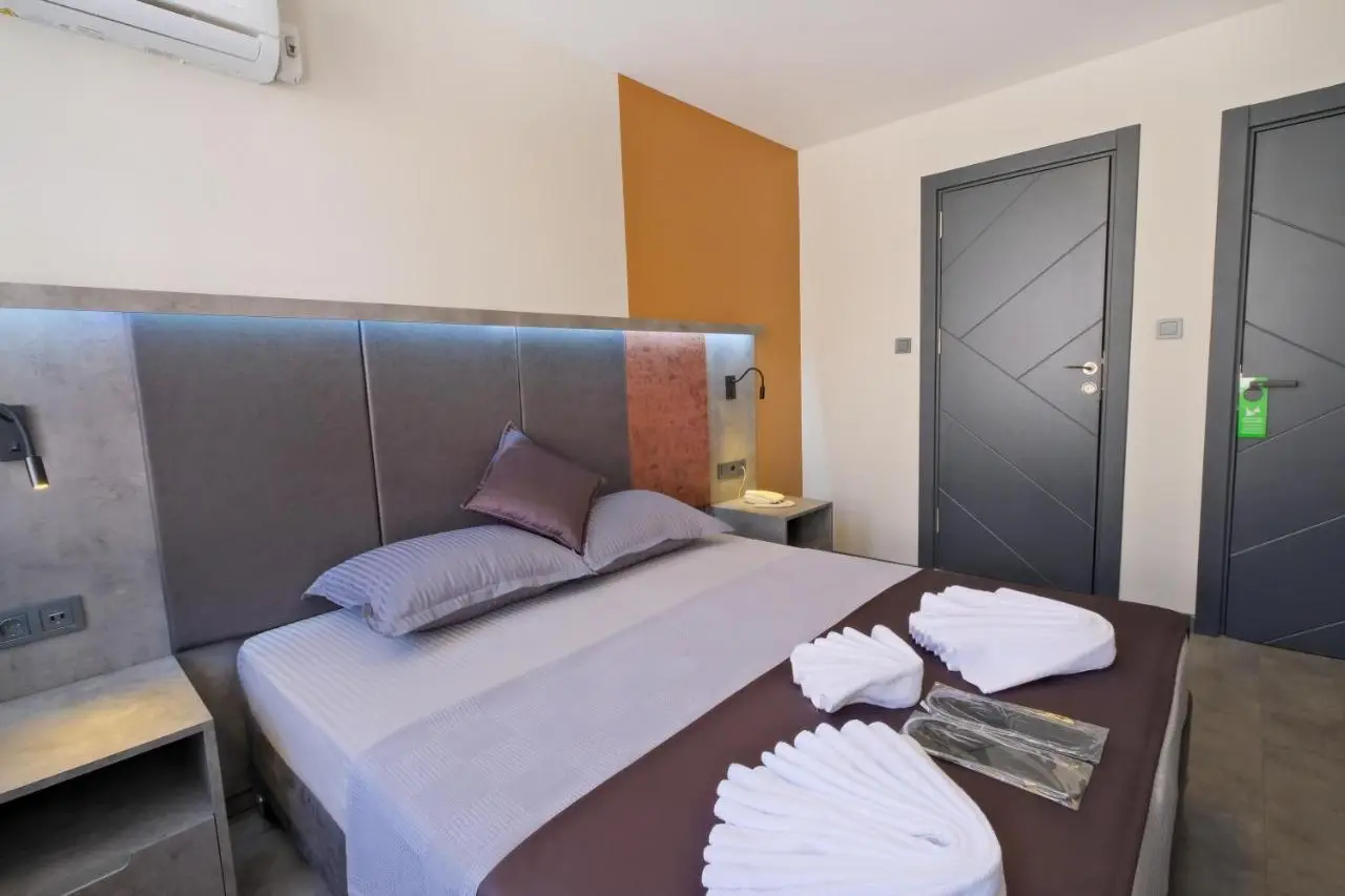 The Queen Hotel