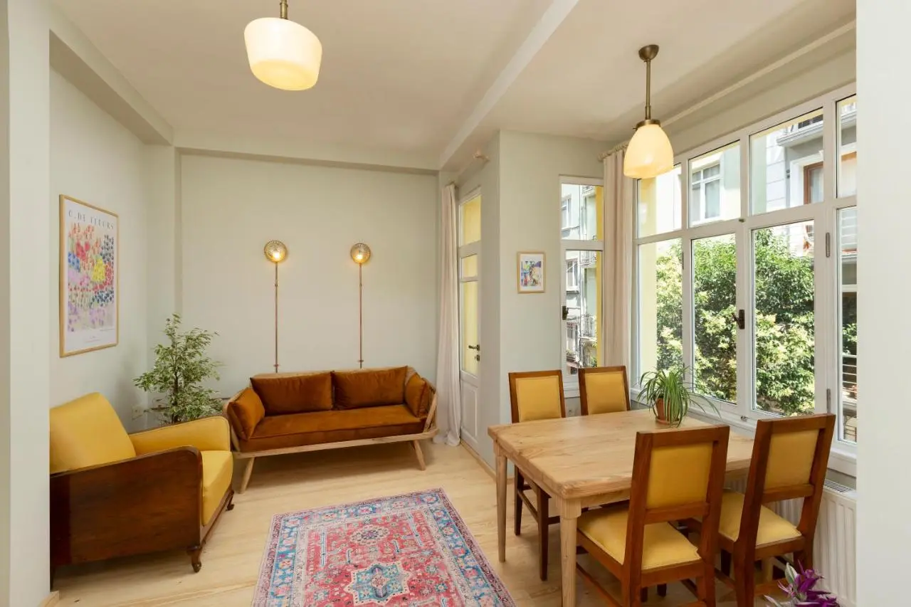 Lemon Apartments