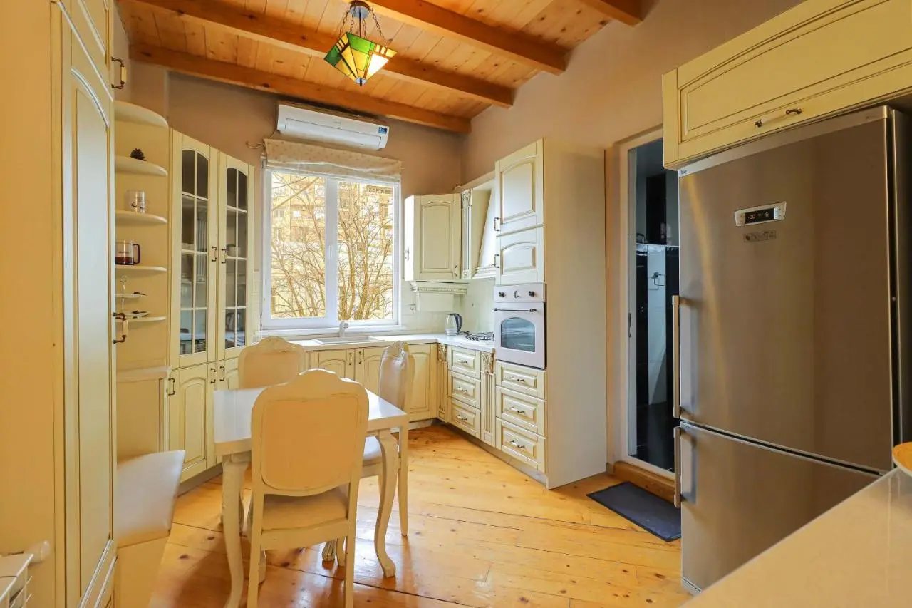 Wehost Duplex Near Rustaveli Avenue