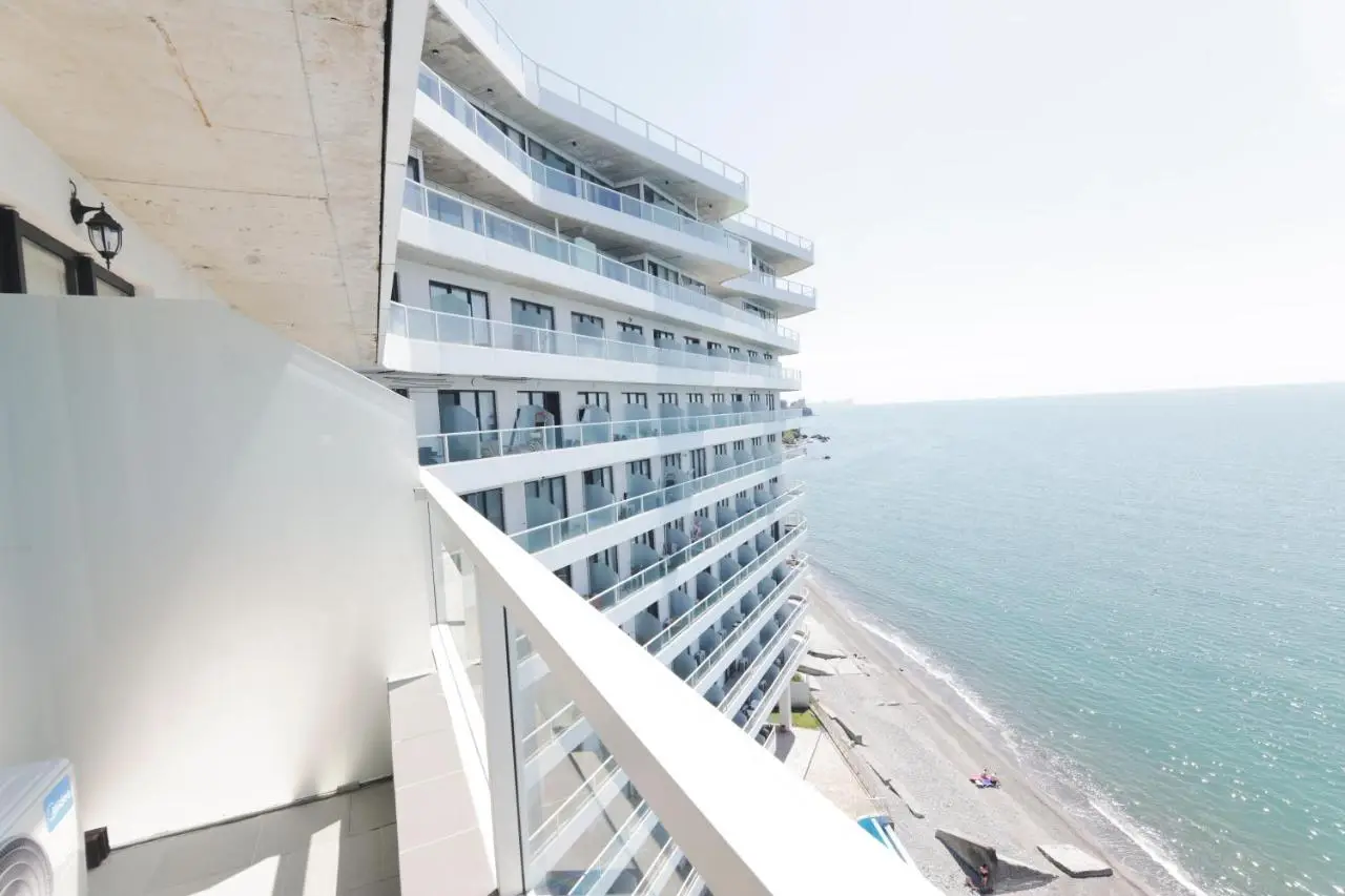 Bamboo Beach Apartments