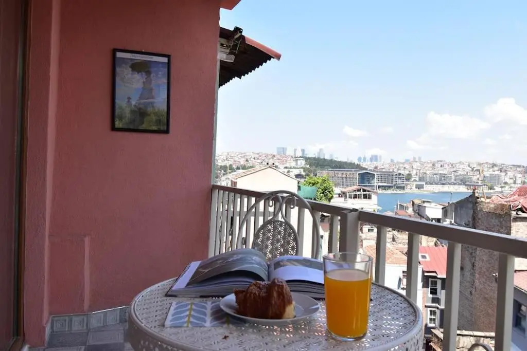 Stunning 6BR 4Bath near Tram