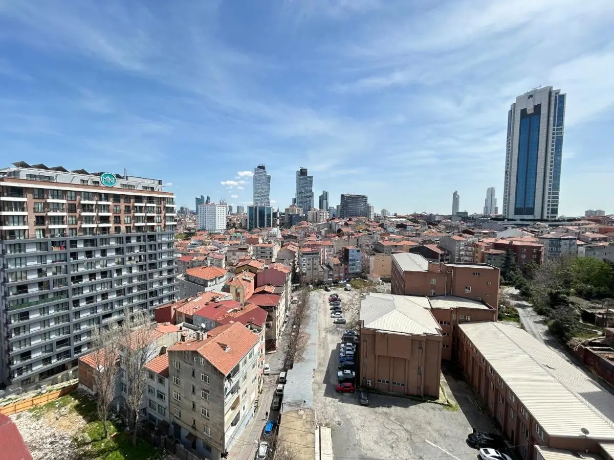 Roni Apartments, Close to the metro and parking