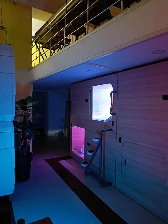 Capsule Hotel Happy lounge