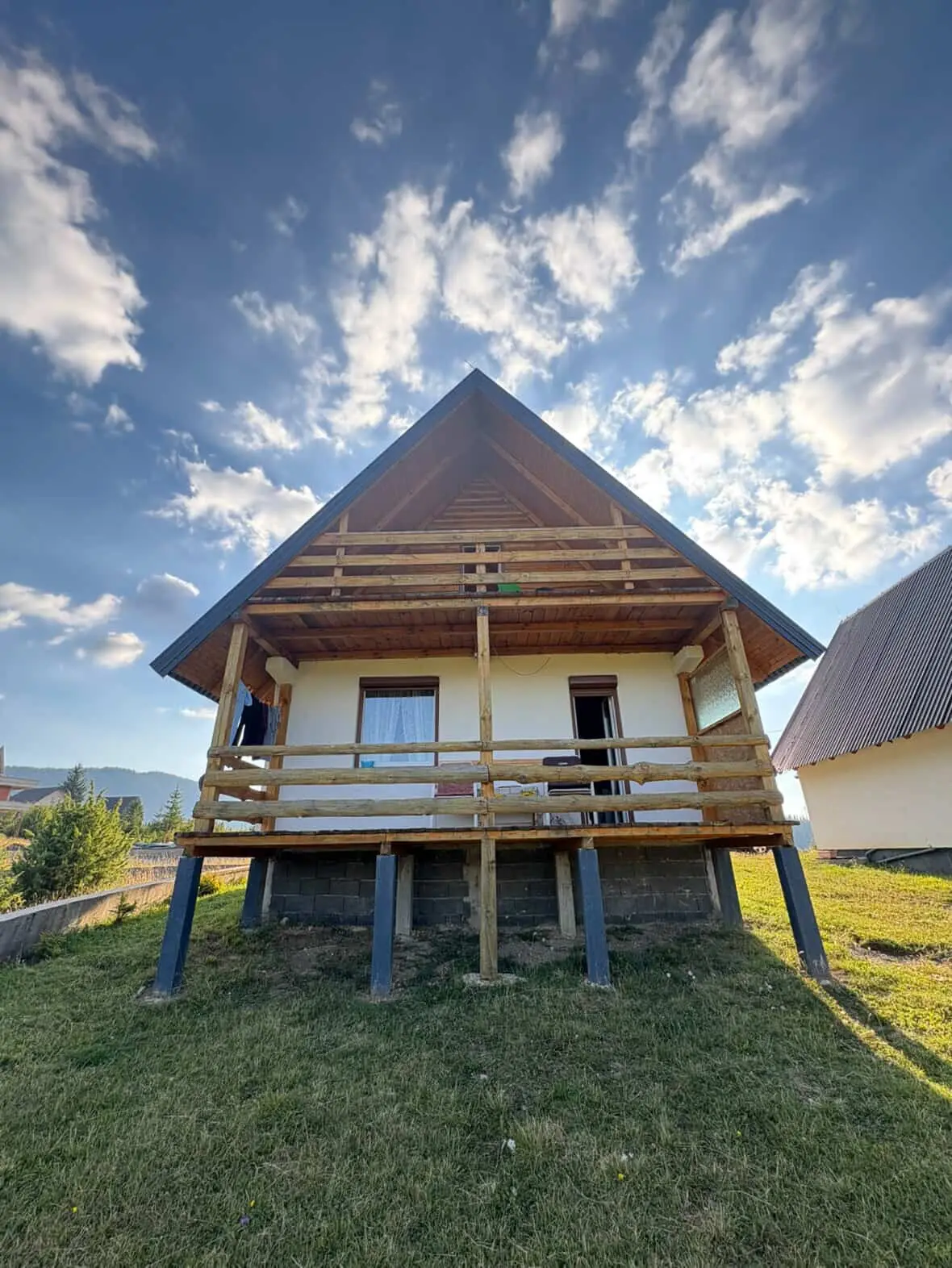 House Tikica Vlasic / Mountain view