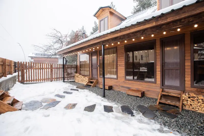 Tatu's wooden hut