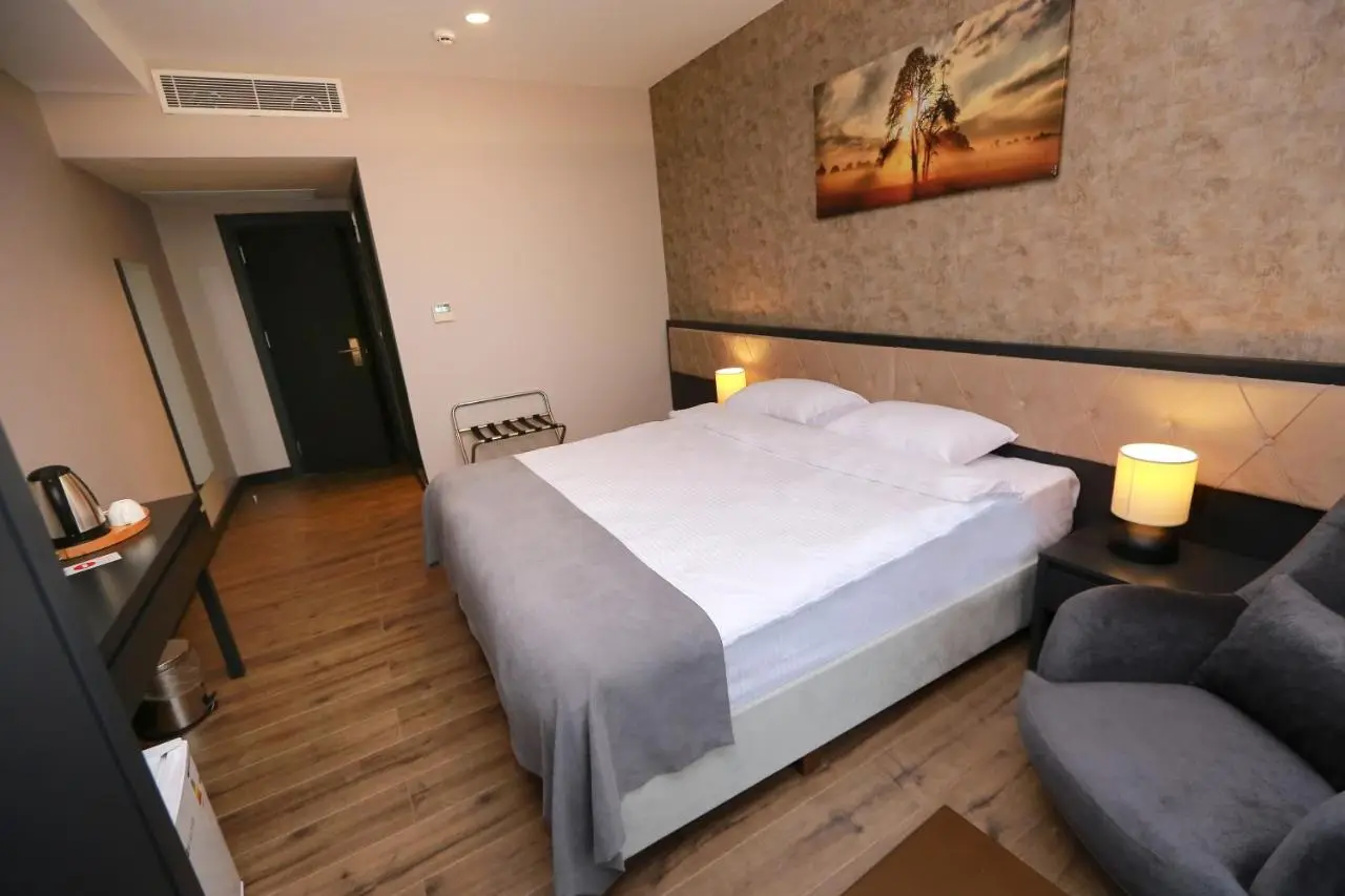 PENTAHOR HOTEL