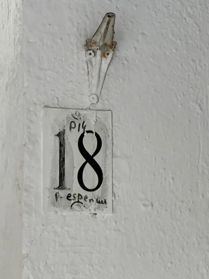 Sisterhood Hostel-Female Only