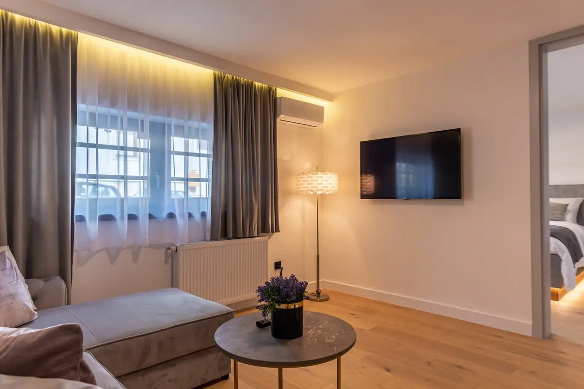 LOVELY one bedroom apartment 1