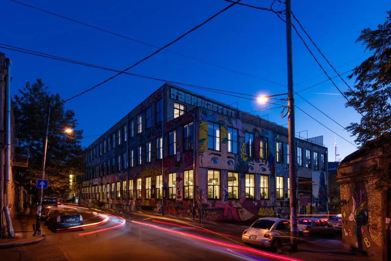 Fabrika Hostel & Suites