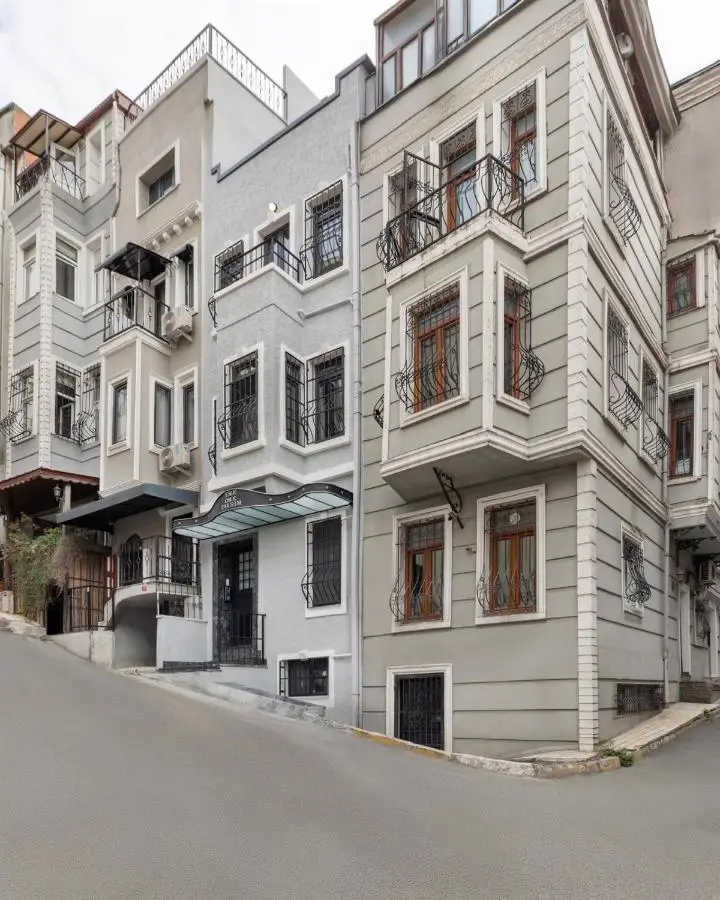 The One Taksim Suits