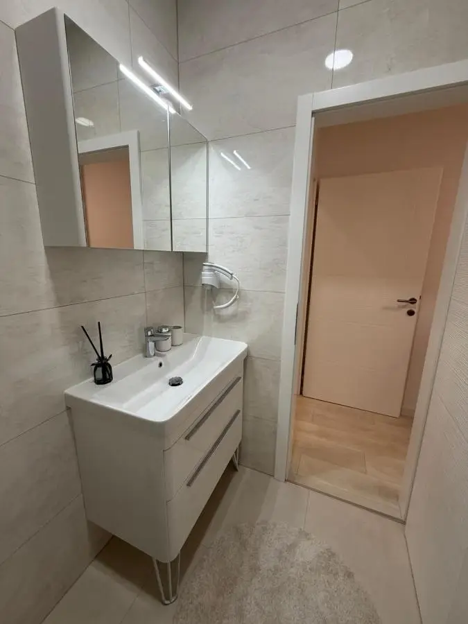 Apartmani Maja