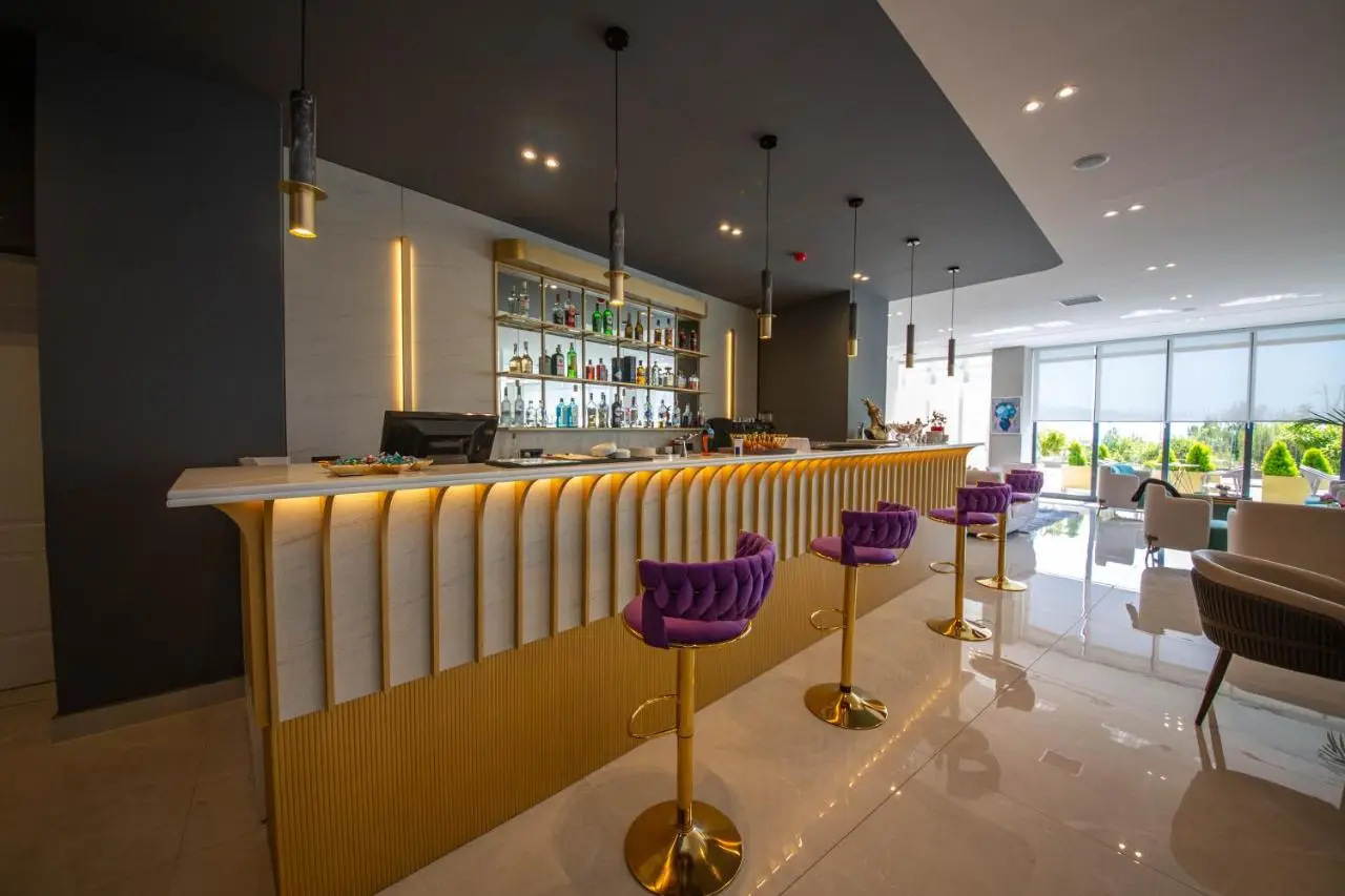 The Queen's Lion Premium HOTEL