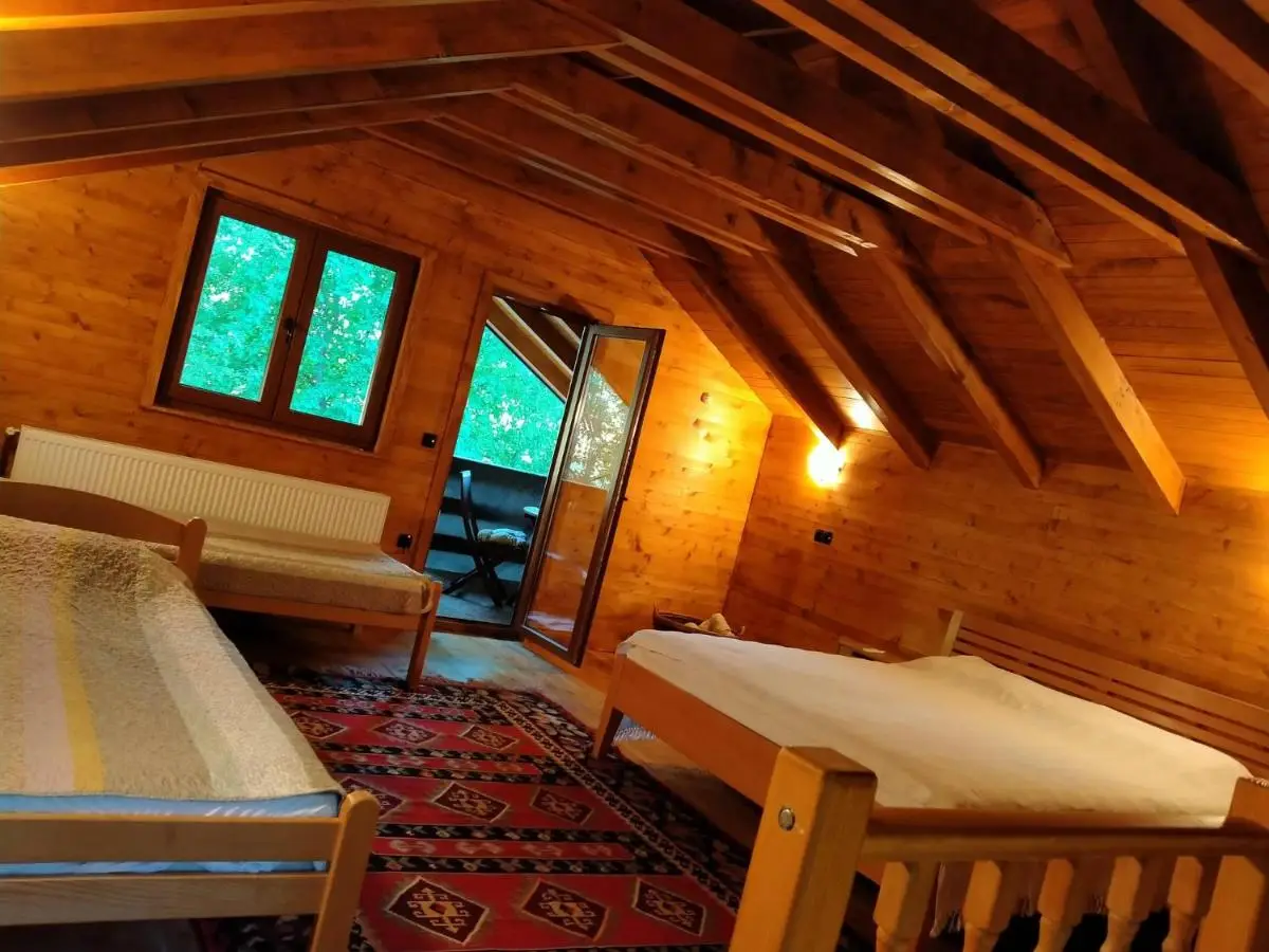 Kuća u šumi - Forest house near National park Una - Air Spa Lohovo