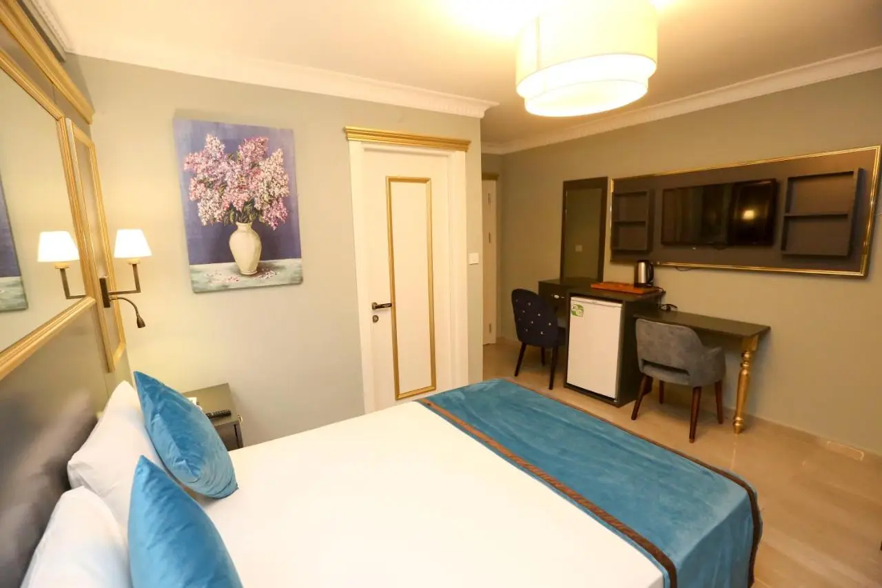 Grand Moon Hotel Suites