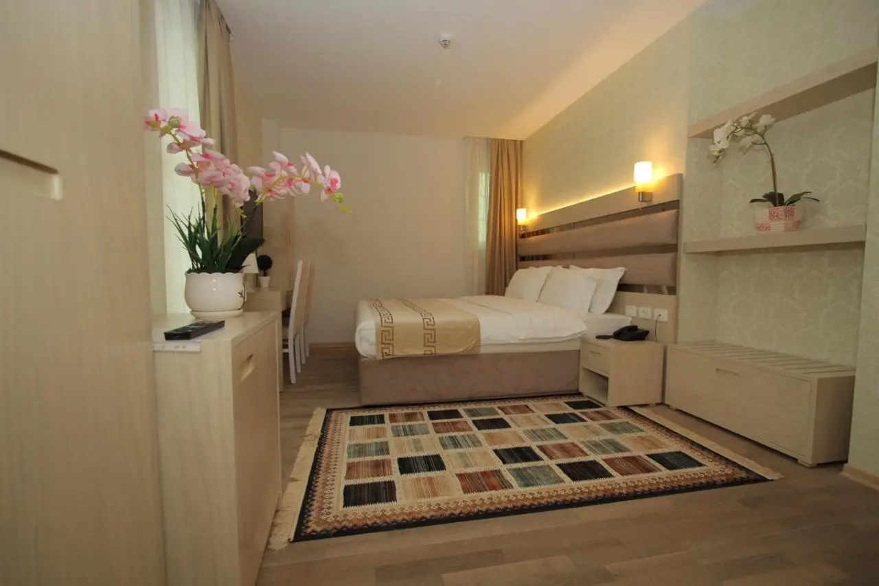 Capital Tirana Hotel Bruçi