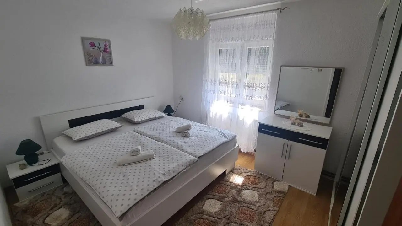 Apartment Dolic - Your peaceful spot with a panoramic view