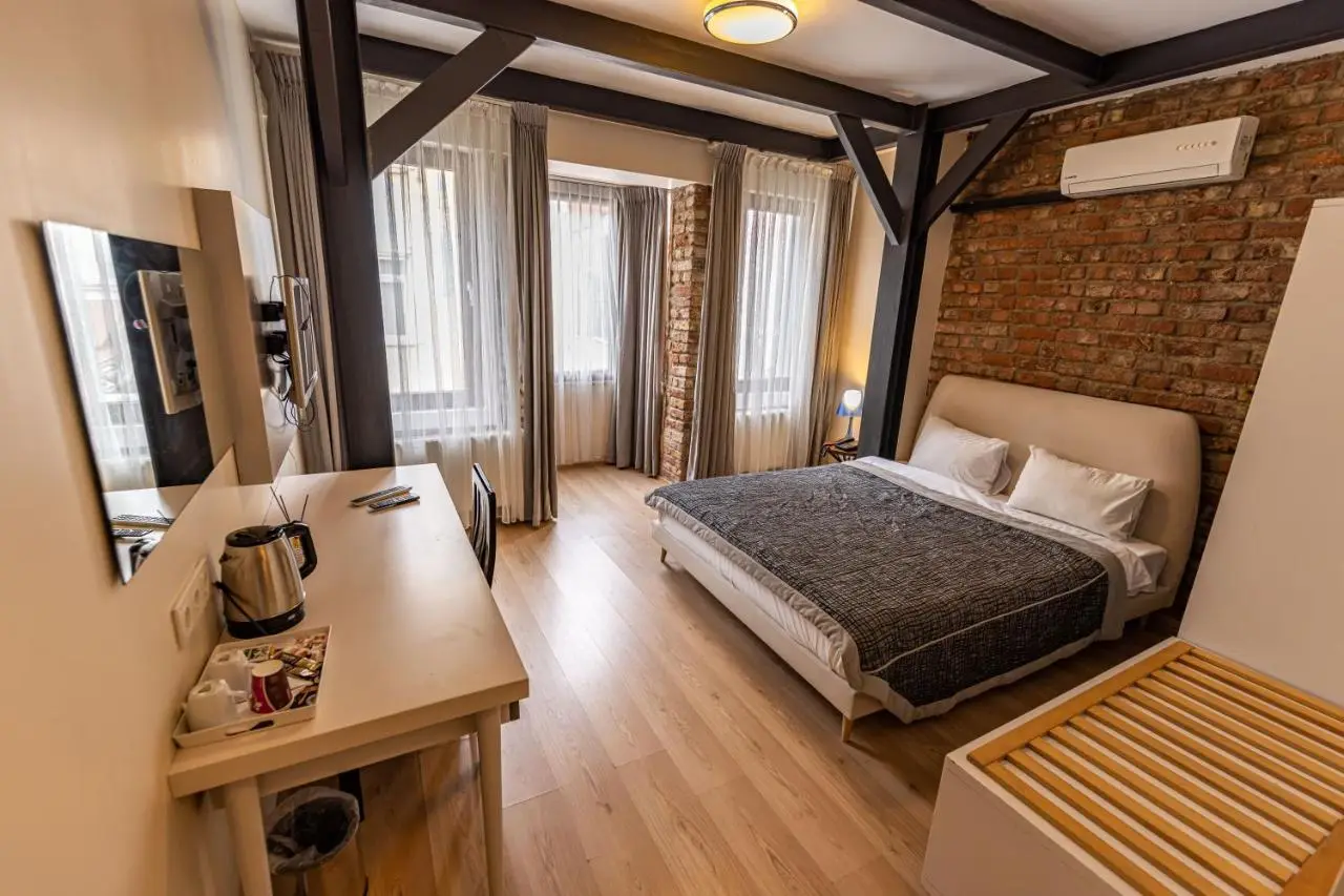 Calanthe Residence