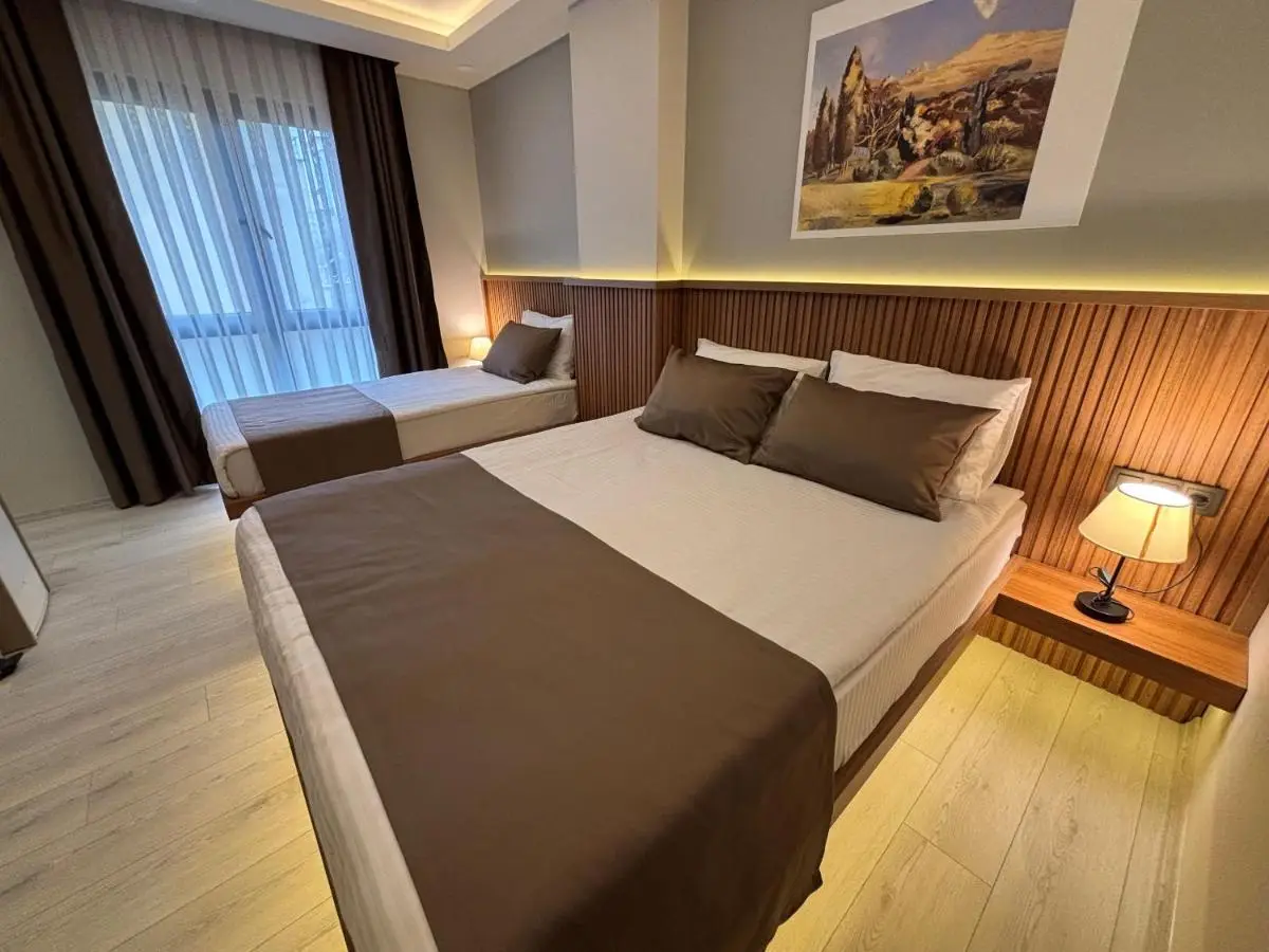 Airport Corner Hotel