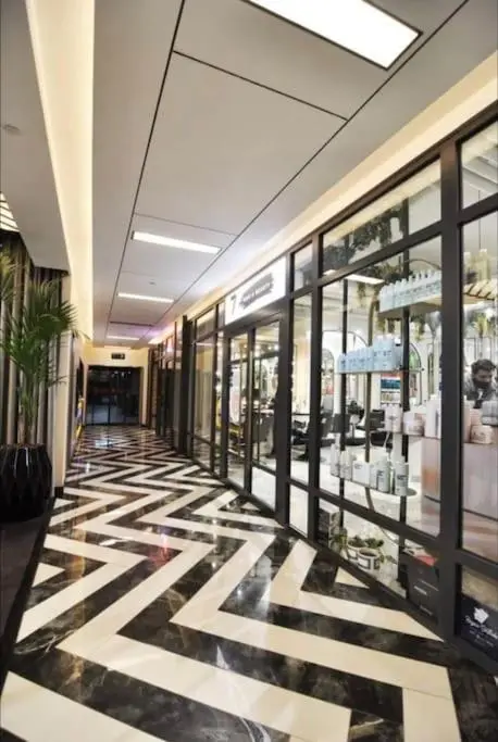 Elegant 2 bedroom apt Sinpas queen gym pools
