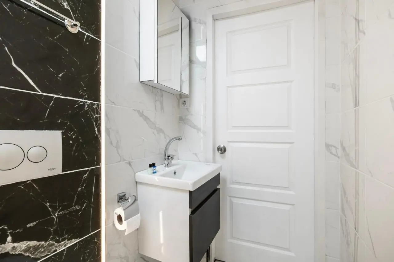 AYKA APART SUiTES OLD CITY