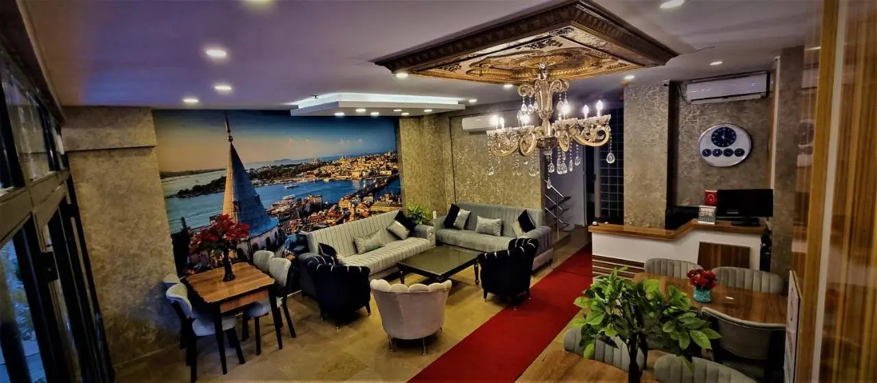By Historial Hotel Due