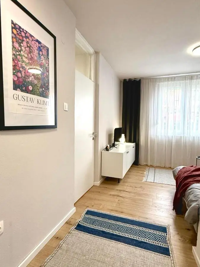 Studio Apartment 1906