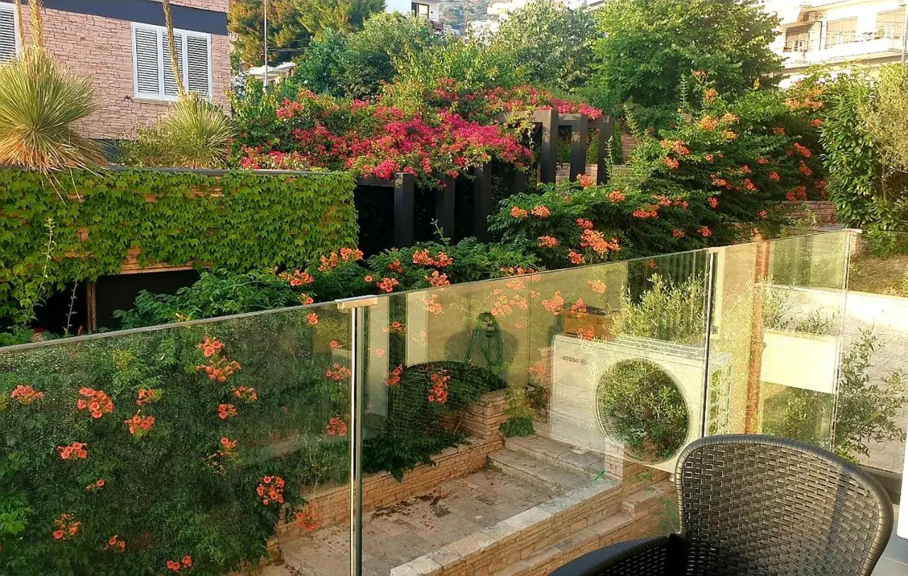 2F Saranda Apartment