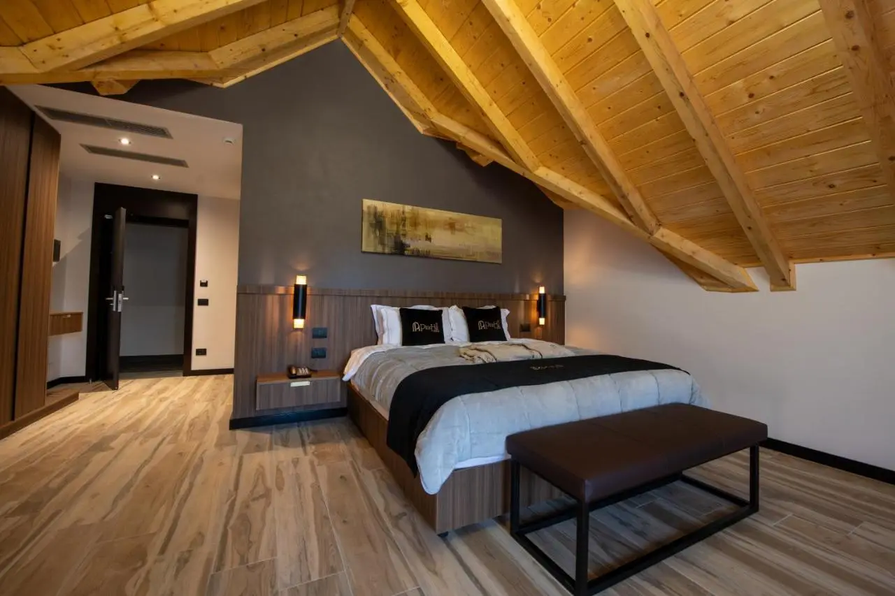 PineHill Hotel, Restaurant , Pool & Spa - RAZEM