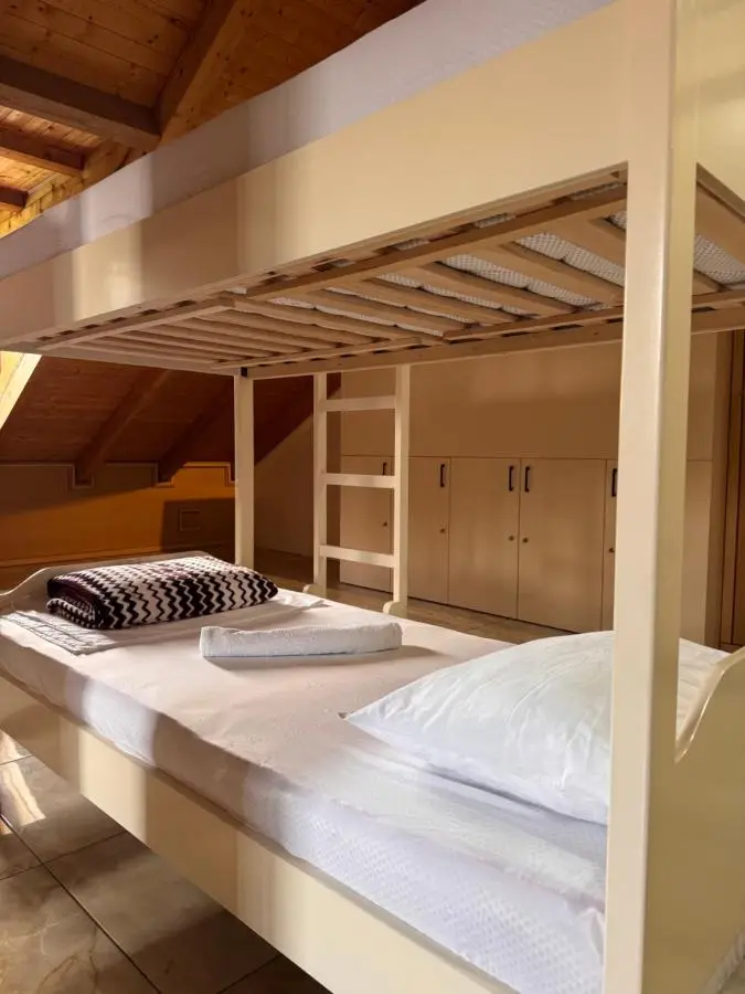 Symphony Hostel Shkoder