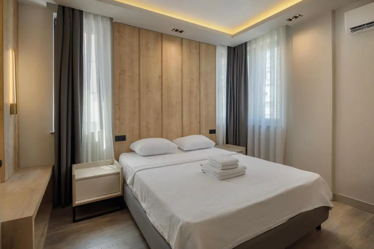 The Room Hotel & Apartments