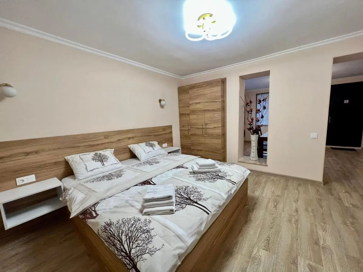 APARTMENT #27