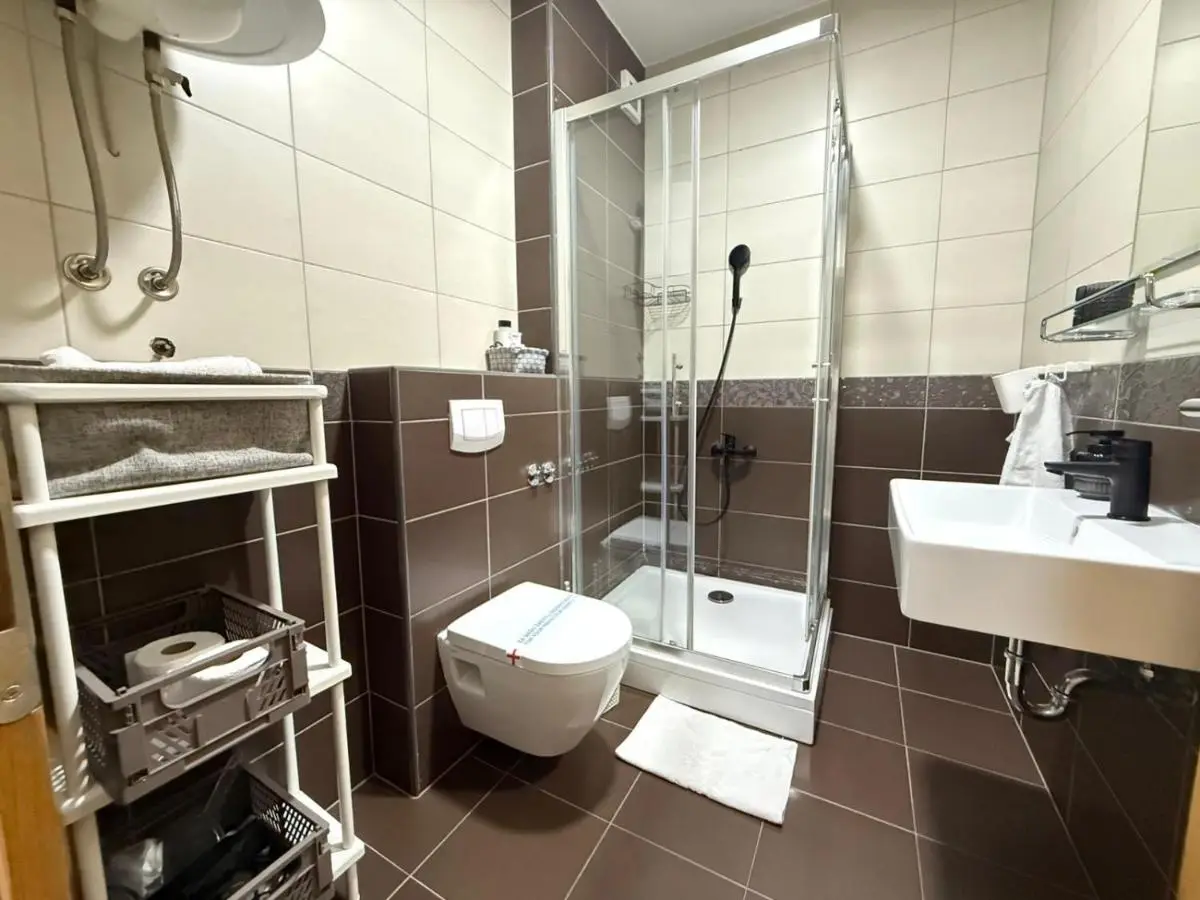 Merak - Two bedroom apartment- Free parking