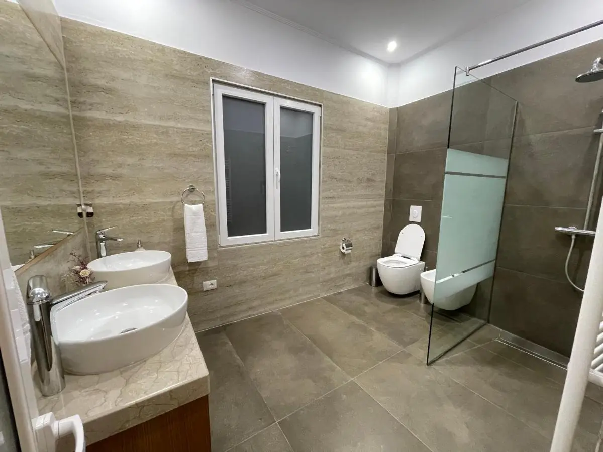 Joni & Joy Center Apartment