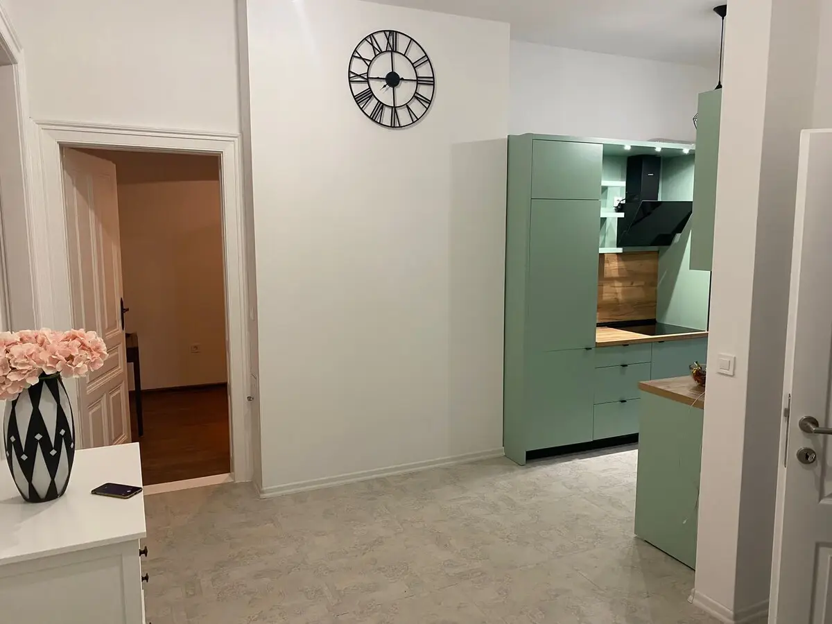 3 Room High Standard Apartment 80 qm Center