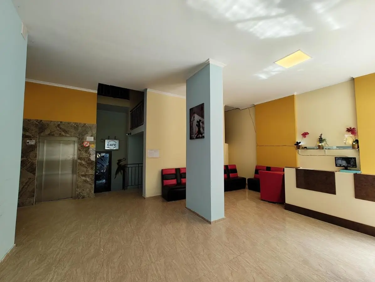 Queen Tamara Apartments