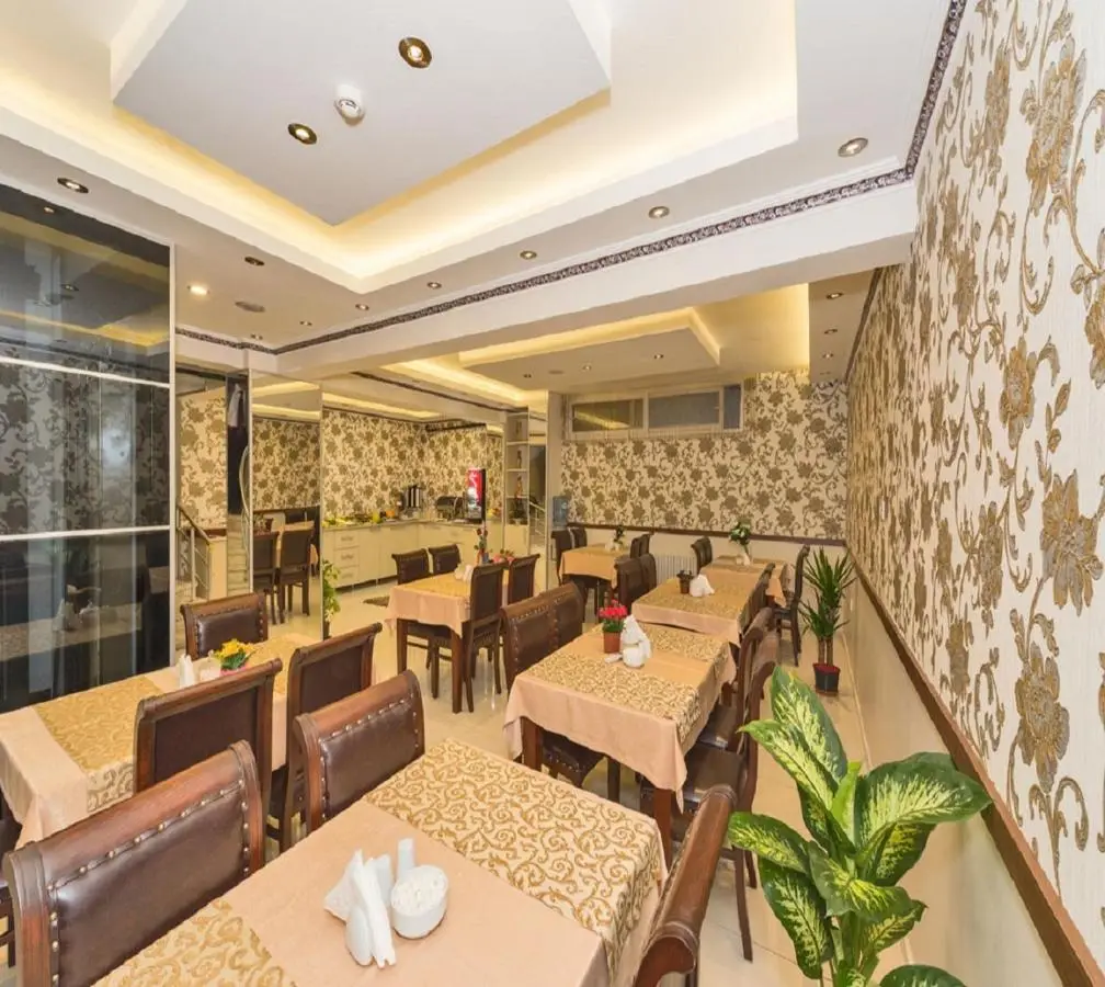 Raimond Hotel