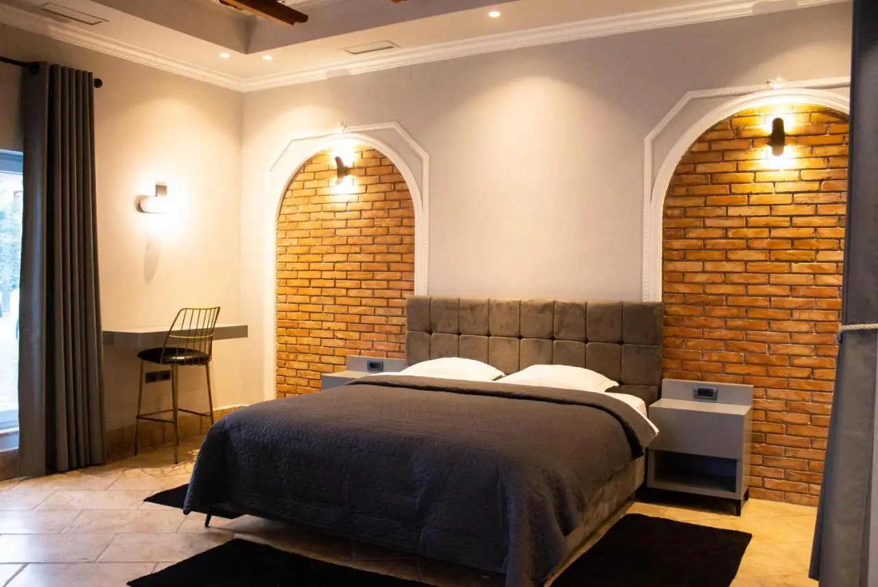 Venis Hotel