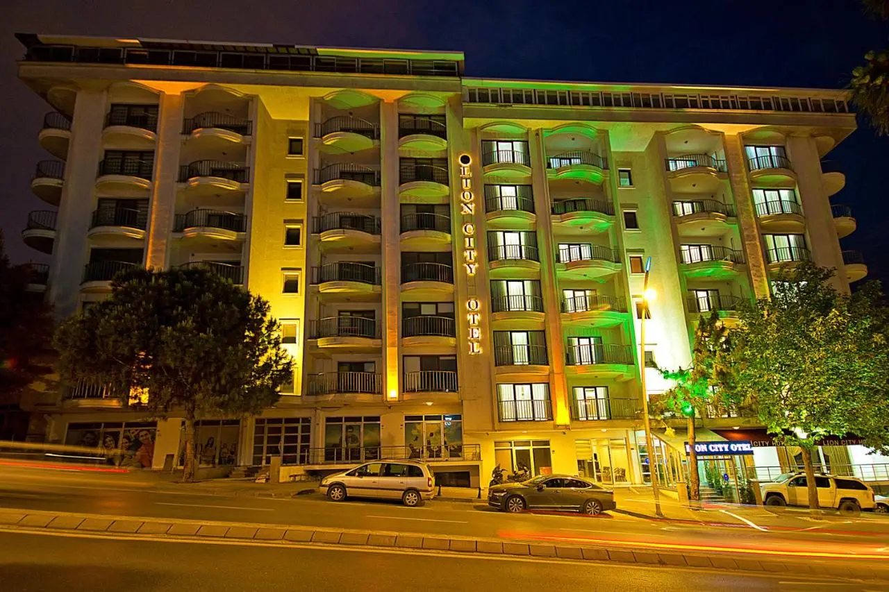 Lion City Hotel