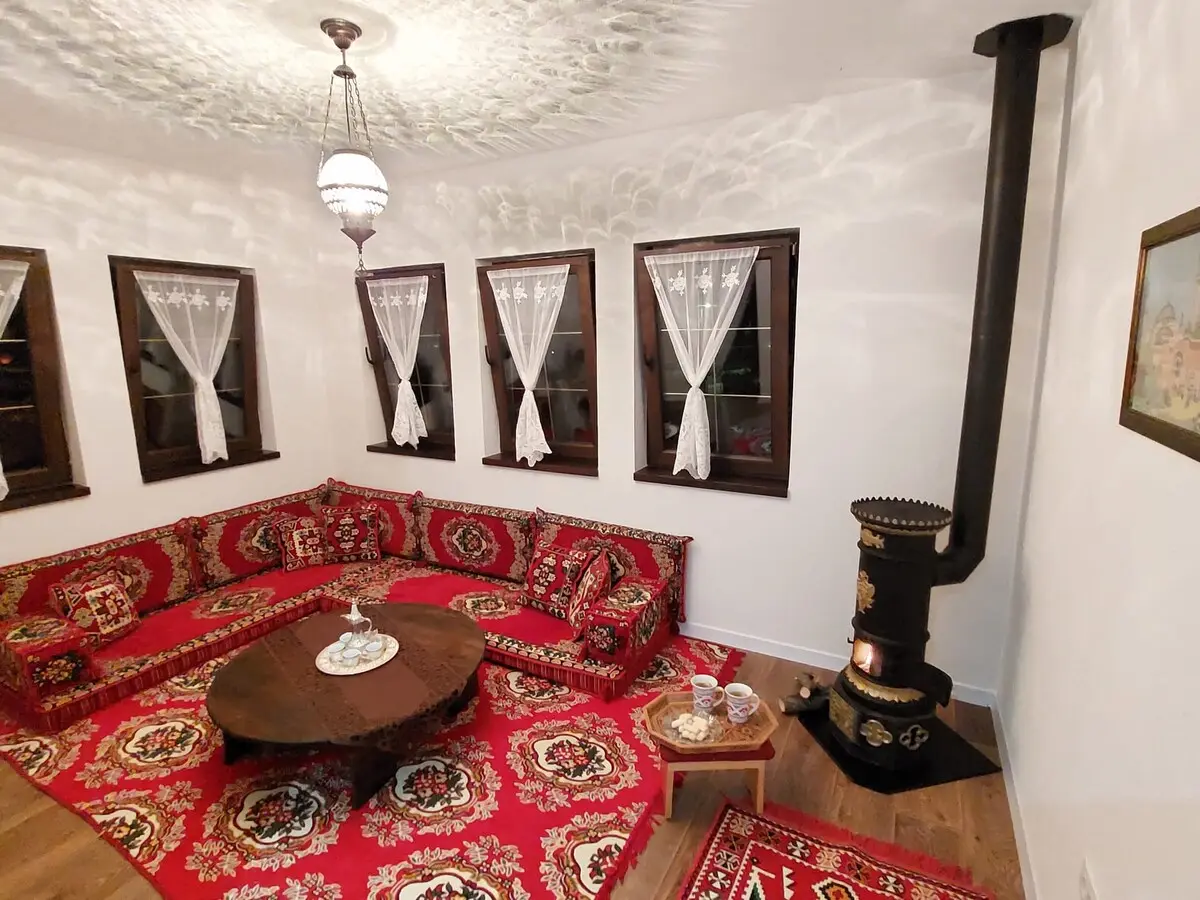 Bosnian house Emina