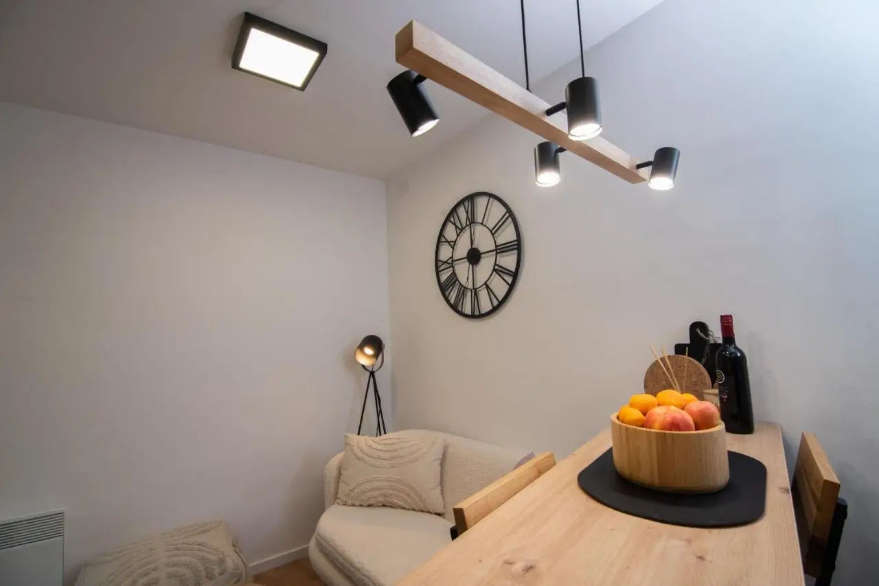 Cute 1BDR in City Center