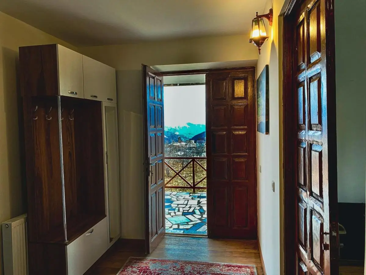 Gudauri Deka House, Balcony & Mountain Views